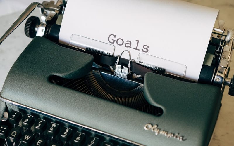Are you wondering how to set business goals? Now that the new year is almost here, here are a few tips to define your goals.
